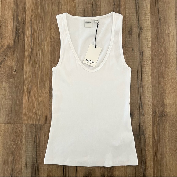 SOLD 🛑 Aritzia HomeStretch™ Rib V-Neck Tank NWT - Picture 4 of 8